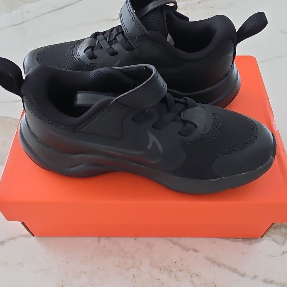 Nike Cosmic Runner (PSV) Kids Shoes Black White HM4400-001 Youth Size 13C
